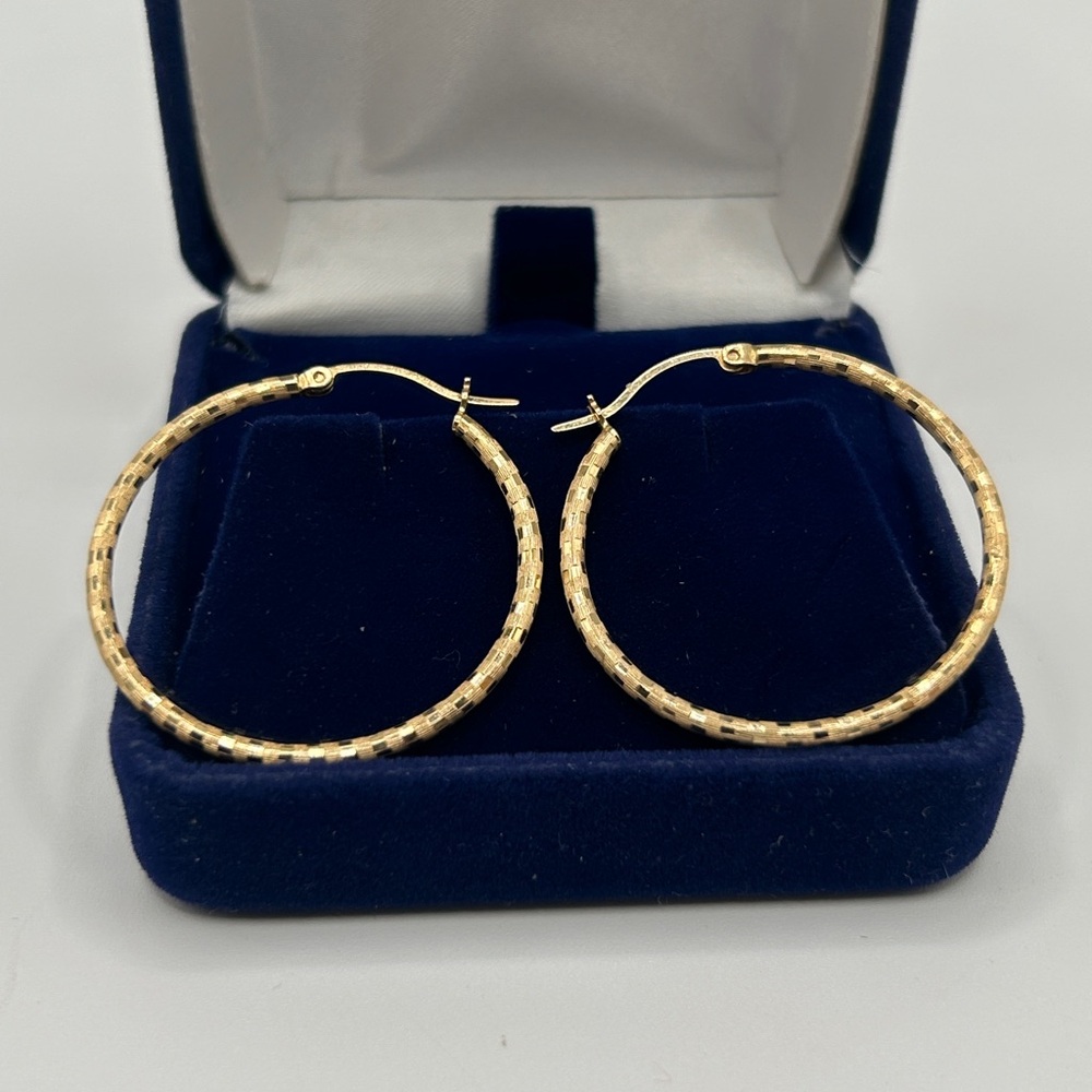 NWT 14k Solid Gold Hoop Die Cut Earrings - Picture 5 of 12